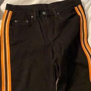 Jeans; zip all the way up; stretchy